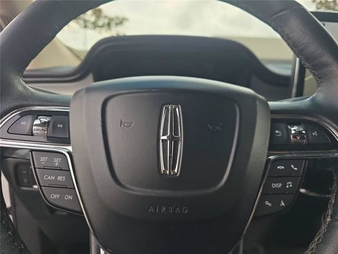 Used 2022 Lincoln Nautilus FWD image 22
