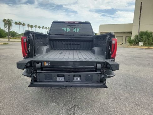 Used 2024 GMC Sierra 2500 Denali Ultimate AWD/4WD image 8
