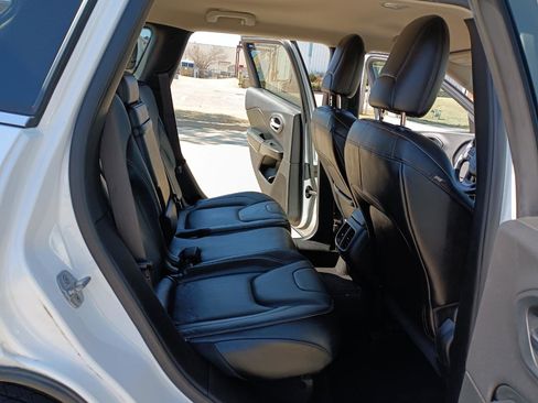 Used 2014 Jeep Cherokee Limited w/ Technology Group image 17