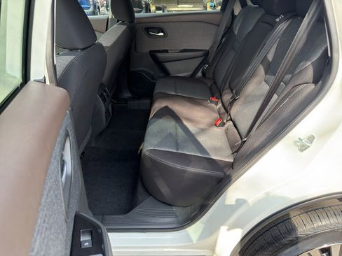 Certified 2023 Nissan Rogue SV image 28