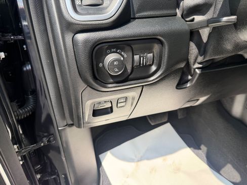 Used 2021 RAM 1500 Laramie AWD/4WD image 25