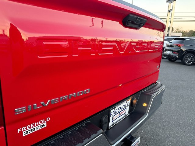 Used 2023 Chevrolet Silverado 1500 LT AWD/4WD image 31