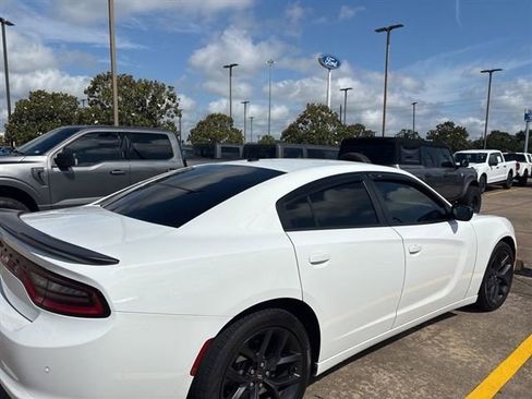 Used 2022 Dodge Charger SXT w/ Blacktop Package RWD image 8