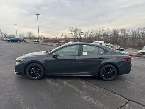 New 2026 Toyota Camry SE image 6