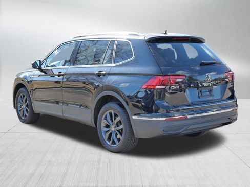 Certified 2022 Volkswagen Tiguan SE image 5