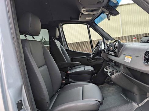 New 2025 Mercedes-Benz Sprinter 2500 image 11