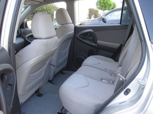 Used 2011 Toyota RAV4 2WD w/ Upgrade Value Pkg image 21