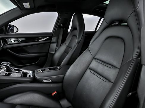 Used 2018 Porsche Panamera 4S image 23