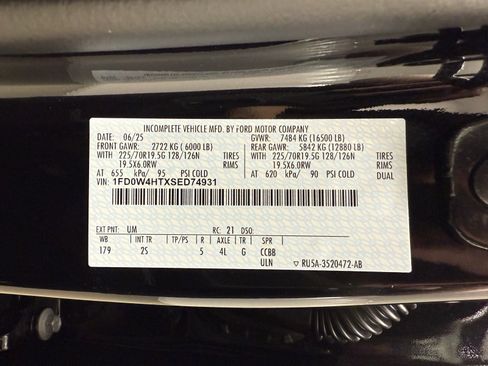 New 2025 Ford F450 XLT w/ XLT Value Package image 14