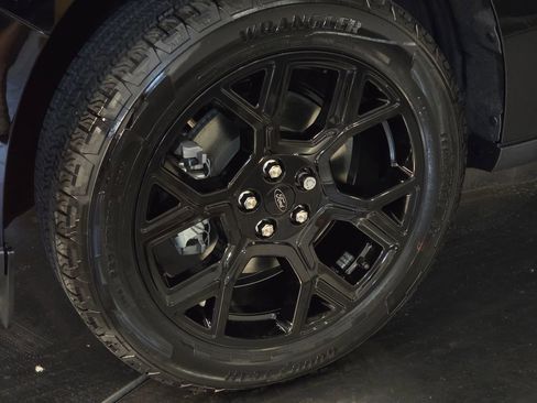 New 2025 Ford Maverick Lariat w/ Black Appearance Package image 14