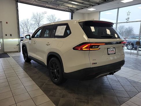 Used 2024 Toyota Grand Highlander Platinum image 8