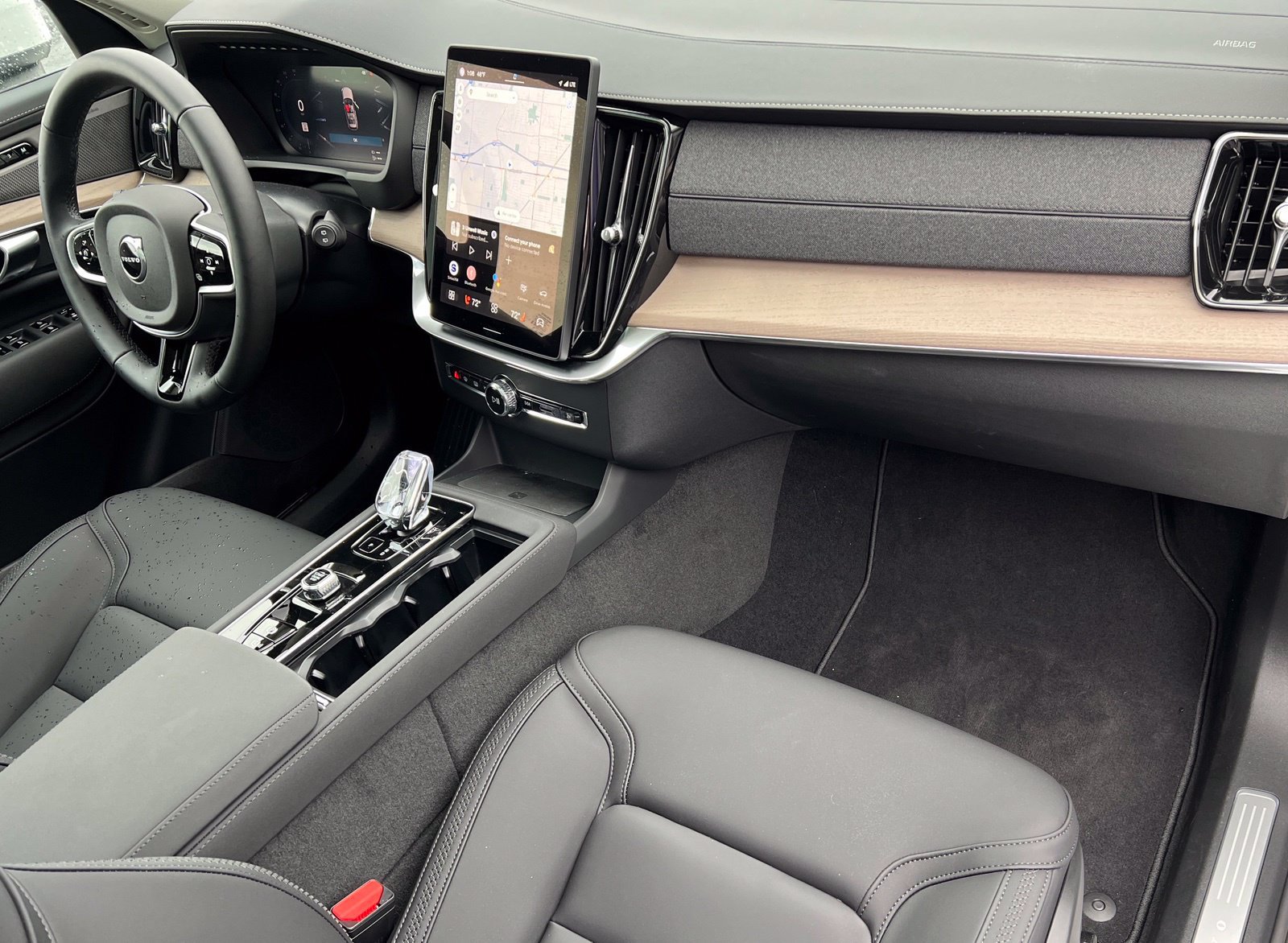 New 2026 Volvo XC90 T8 Plus w/ Protection Package Premier AWD/4WD image 19