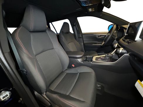 New 2025 Toyota RAV4 SE image 15