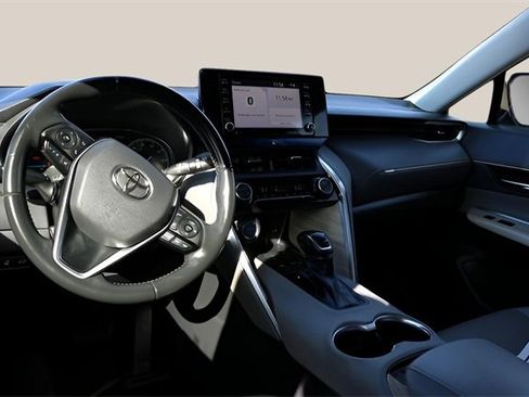 Used 2021 Toyota Venza XLE image 13