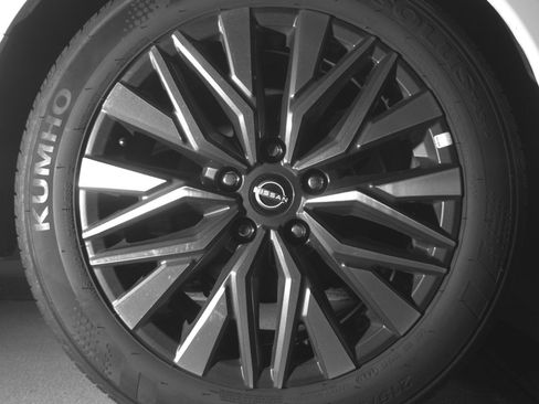 Used 2025 Nissan Altima 2.5 SV FWD image 15