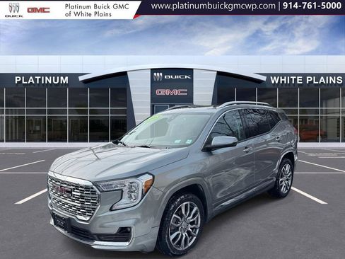 Used 2023 GMC Terrain Denali image 4