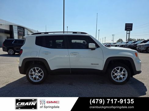 Used 2020 Jeep Renegade Latitude w/ Cold Weather Group AWD/4WD image 9