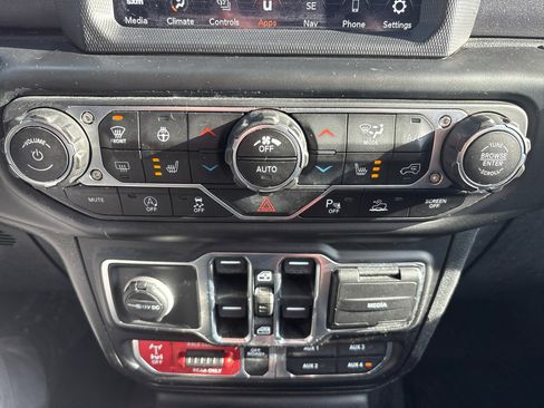 Used 2020 Jeep Gladiator Mojave image 18