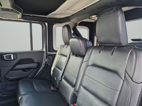Used 2020 Jeep Wrangler Unlimited Sahara image 19