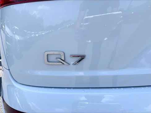 Used 2019 Audi Q7 3.0T Prestige w/ Prestige Package AWD/4WD image 16