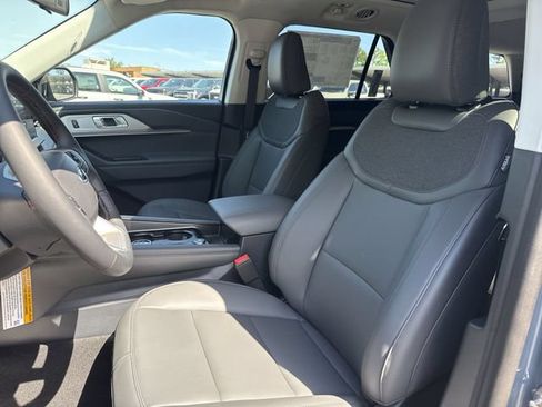 New 2026 Ford Explorer Active w/ Active Comfort Package AWD/4WD image 11