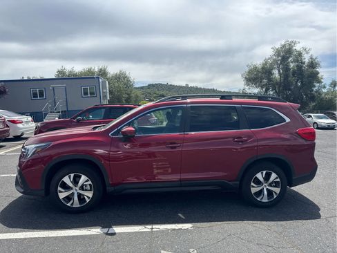 Used 2025 Subaru Ascent Premium AWD/4WD image 8