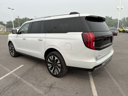 Used 2025 Ford Expedition Max Platinum w/ Driver's Package AWD/4WD image 6