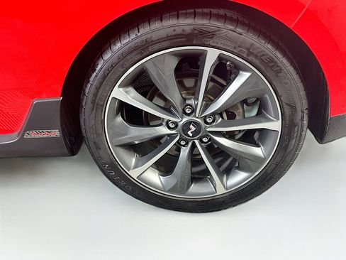 Used 2019 Hyundai Veloster 2.0 Premium image 11