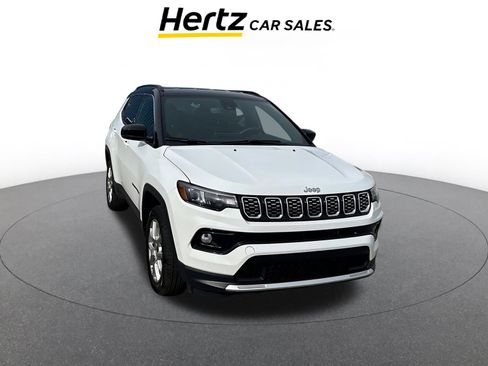 Used 2025 Jeep Compass Limited image 1