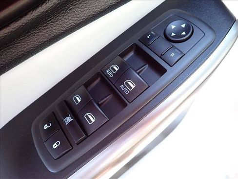 Used 2021 Jeep Cherokee Latitude Lux w/ Comfort/Convenience Group FWD image 15