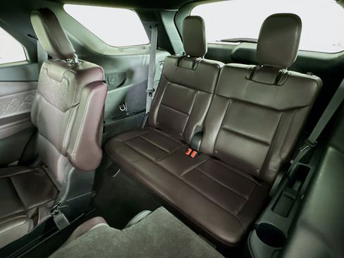 Used 2025 Ford Explorer Platinum w/ LUX Leather Package image 30