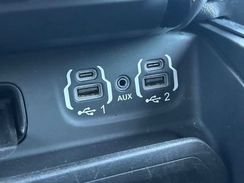 Used 2021 RAM 1500 Laramie RWD image 26