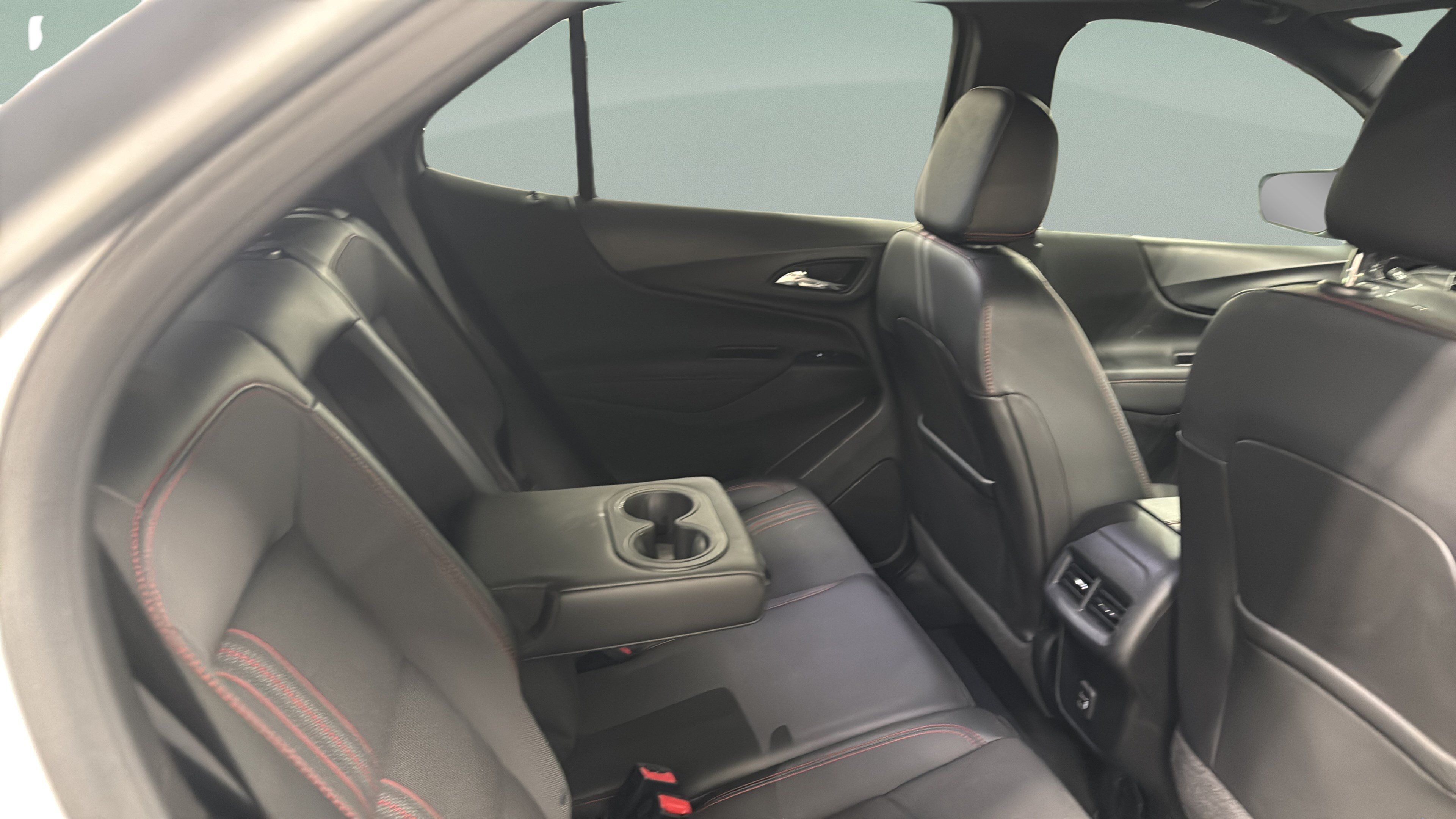 Used 2022 Chevrolet Equinox RS w/ Infotainment Package FWD image 20