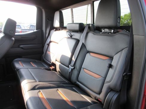 Certified 2023 GMC Sierra 1500 AT4 w/ Technology Package AWD/4WD image 23