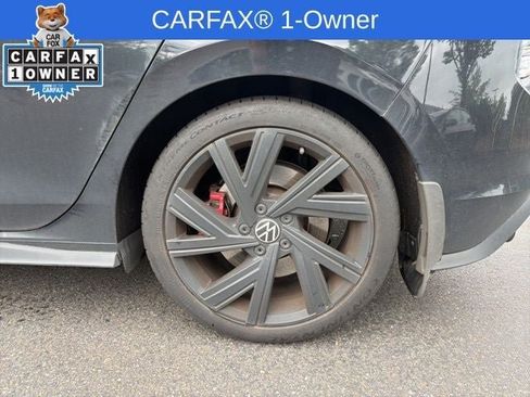 Certified 2022 Volkswagen GTI SE FWD image 4