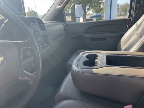 Used 2011 Chevrolet Silverado 3500 W/T image 34