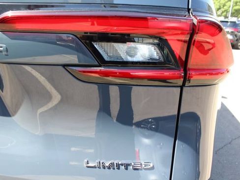 Certified 2025 Toyota Grand Highlander FWD image 14