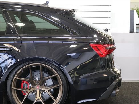 Used 2021 Audi RS 6 4.0T quattro Avant image 32