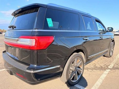Used 2018 Lincoln Navigator Reserve w/ Technology Package AWD/4WD image 4