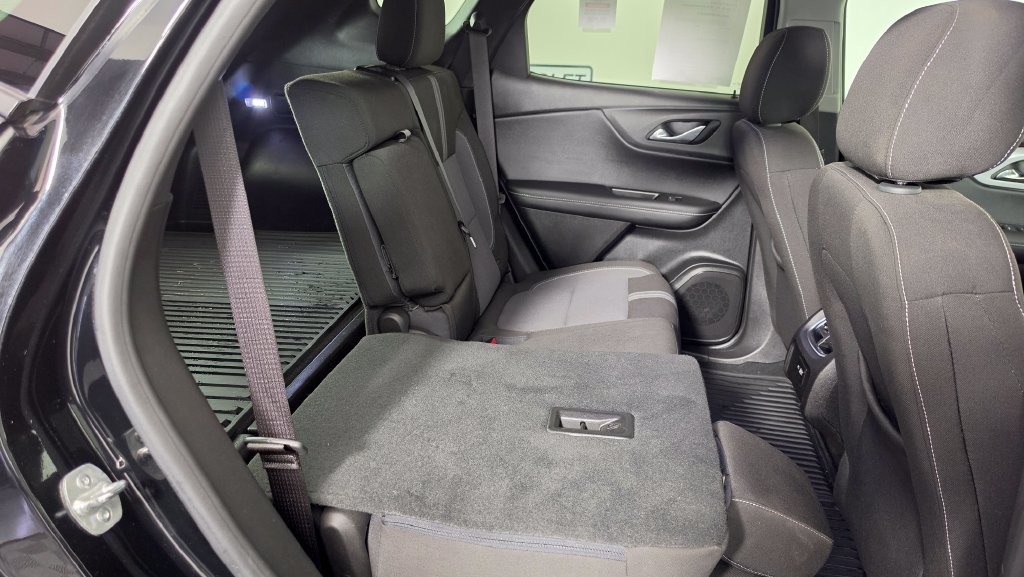 Used 2025 Chevrolet Blazer LT w/ Redline Edition FWD image 17