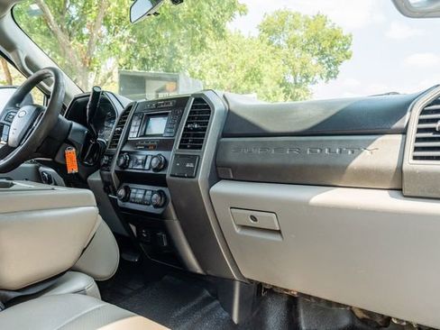 Used 2020 Ford F250 XL w/ Power Equipment Group image 46