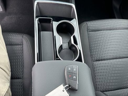 New 2025 Chevrolet Equinox LT w/ Safety and Technology Package image 15