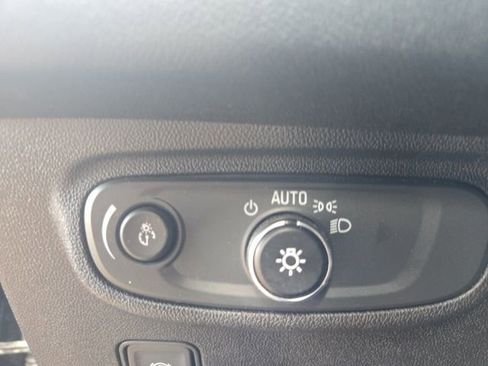 Used 2022 GMC Terrain SLE w/ Driver Convenience Package image 23