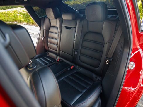 Used 2017 Porsche Macan GTS AWD/4WD image 16
