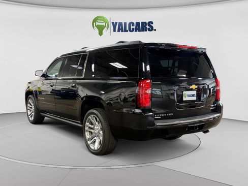 Used 2020 Chevrolet Suburban Premier w/ Premier Plus Edition AWD/4WD image 3
