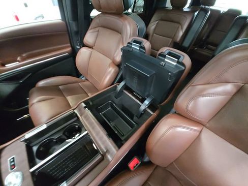 Used 2025 Lincoln Navigator L Reserve AWD/4WD image 29