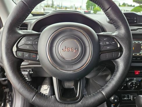 Used 2017 Jeep Renegade Altitude AWD/4WD image 25