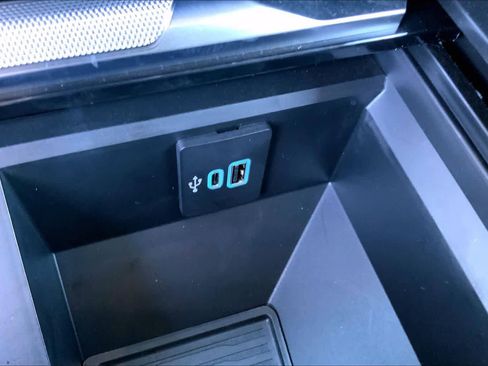 Certified 2025 Ford F350 Platinum w/ Platinum Plus Package image 31