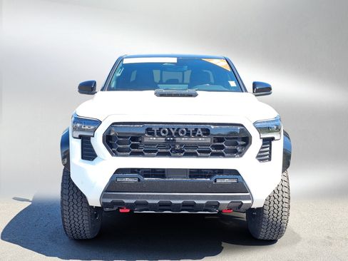 Used 2025 Toyota Tacoma TRD Pro AWD/4WD image 39