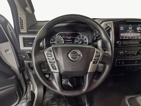 Used 2020 Nissan Titan SV image 13